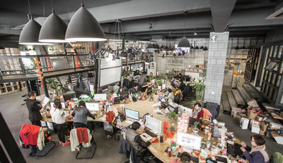 遇见奶牛奶茶公司的员工都有什么特点