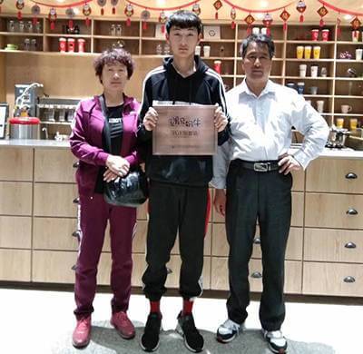 恭喜段先生签约山东遇见奶牛奶茶店加盟