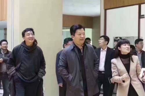 俞总和郑书记一行人