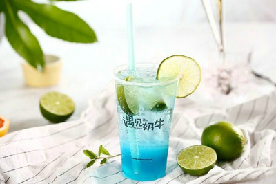 蓝色菲士气泡水