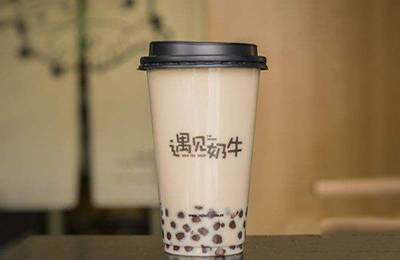 遇见奶牛是一杯承载你青春的奶茶