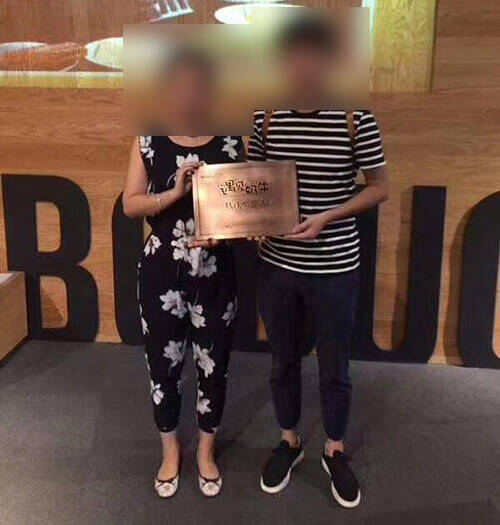 恭喜陈先生携家人签约淮北市遇见奶牛奶茶店