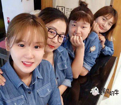 遇见奶牛奶茶店中期经营统一服装