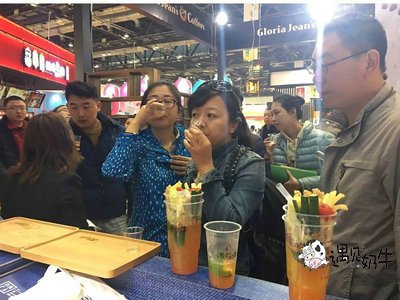 遇见奶牛参加上海连锁加盟展会