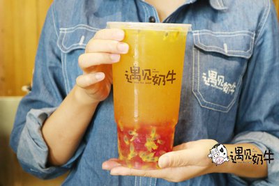 遇见奶牛奶茶店新品百香妃子笑